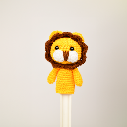 Amigurumi Lion Finger Puppet